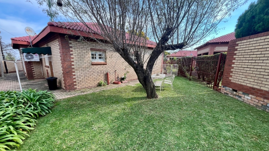2 Bedroom Property for Sale in Flamwood North West